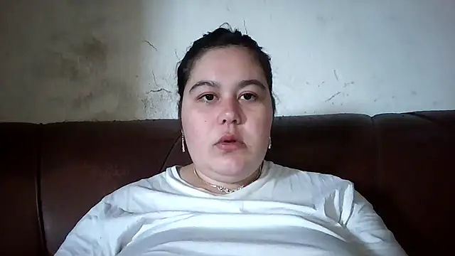 BUNNYMILA69 online show from May 13, 2026, 8:32 am