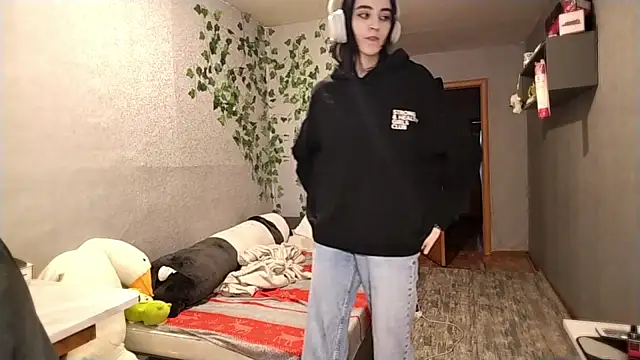 NightFoxxx online show from June 16, 2026, 1:22 pm