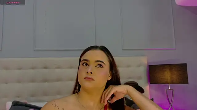 DulceeGarcia online show from June 17, 2026, 4:34 am