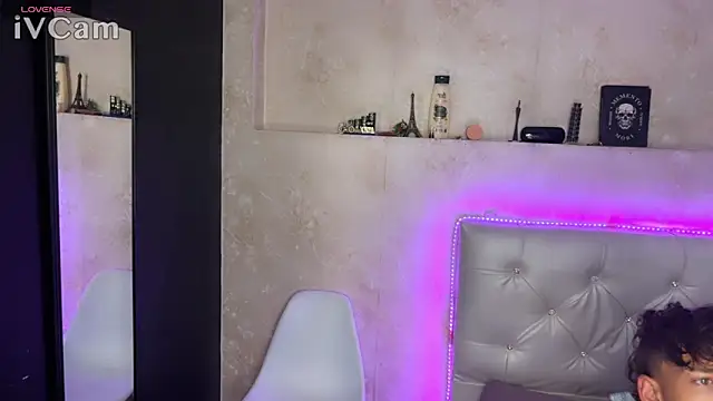 ESTEFAN HILLS online show from May 23, 2026, 8:24 am