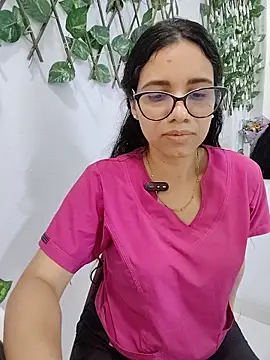 alanahot94 online show from June 19, 2026, 9:31 pm