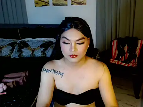 Snapshot of RoyalSeductress chatting on May 12, 2026, 9:37 am RoyalSeductress online show from May 12, 2026, 9:37 am