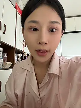 cuteluky18 online show from May 20, 2026, 9:28 am