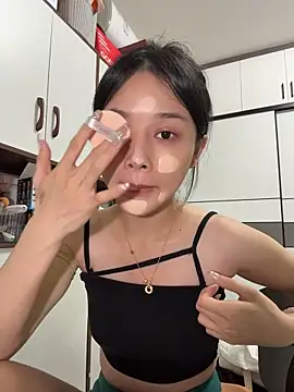 cuteluky18 online show from May 21, 2026, 12:13 pm