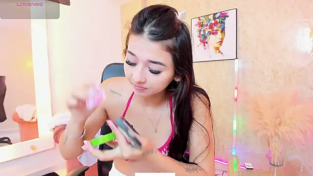 Littlee Mia online show from June 4, 2026, 11:15 am