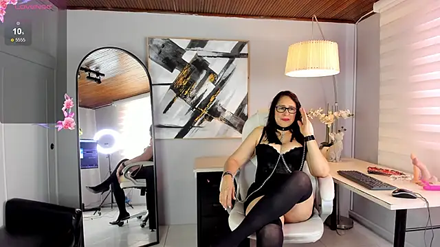 Snapshot of Bella_milff_ chatting on May 22, 2026, 7:45 pm Bella milff online show from May 22, 2026, 7:45 pm