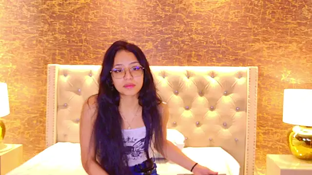Kiara layla online show from June 13, 2026, 10:13 am