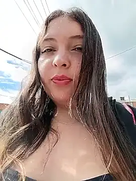 Snapshot of Alyssa_14 chatting on May 28, 2026, 2:01 pm Alyssa 14 online show from May 28, 2026, 2:01 pm