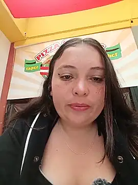 Snapshot of Alyssa_14 chatting on May 27, 2026, 2:13 pm Alyssa 14 online show from May 27, 2026, 2:13 pm