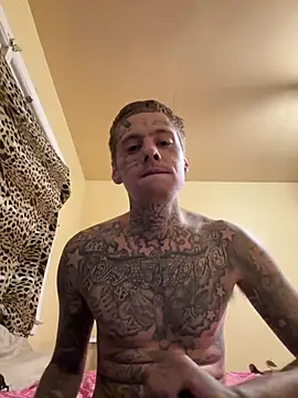 Snapshot of tattedupguy chatting on June 25, 2026, 5:05 am tattedupguy online show from June 25, 2026, 5:05 am