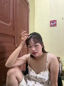 Lili 019 online show from May 22, 2026, 9:07 am