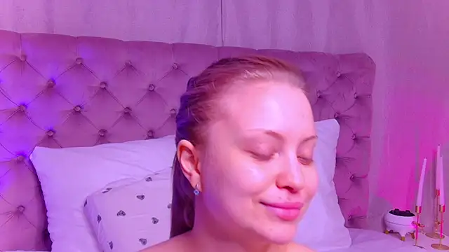 DorissHilton online show from May 18, 2026, 11:53 pm