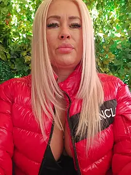 MILFBARBY online show from November 9, 2025, 8:18 am