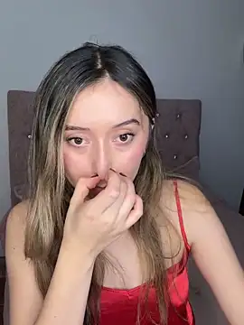 Sarisloves online show from May 19, 2026, 1:56 am