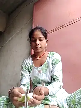 Snapshot of CHANDNi_700 chatting on June 13, 2026, 1:25 am CHANDNi 700 online show from June 13, 2026, 1:25 am