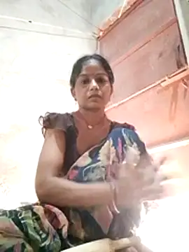Snapshot of CHANDNi_700 chatting on May 31, 2026, 12:33 pm CHANDNi 700 online show from May 31, 2026, 12:33 pm