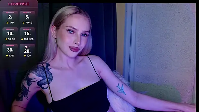 Snapshot of MichelleVelour chatting on July 2, 2026, 5:41 pm MichelleVelour online show from July 2, 2026, 5:41 pm