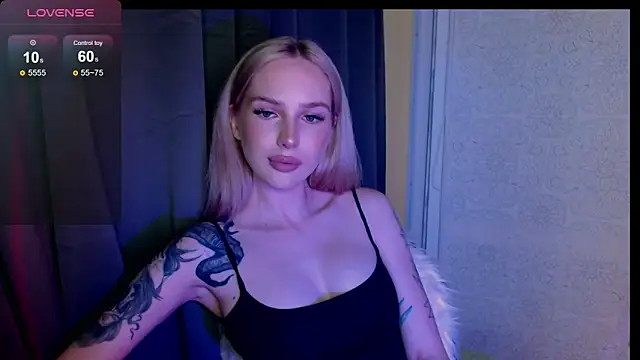 Snapshot of MichelleVelour chatting on June 28, 2026, 5:52 pm MichelleVelour online show from June 28, 2026, 5:52 pm