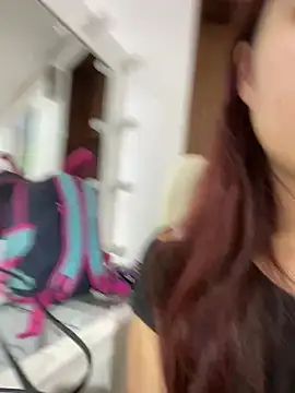 Snapshot of EveRave_Pink chatting on June 23, 2026, 11:30 am EveRave Pink online show from June 23, 2026, 11:30 am
