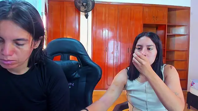 Snapshot of Soffy_and_Emily chatting on May 22, 2026, 12:14 pm Soffy and Emily online show from May 22, 2026, 12:14 pm