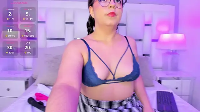 Snapshot of LunaHall chatting on May 14, 2026, 8:39 pm LunaHall online show from May 14, 2026, 8:39 pm