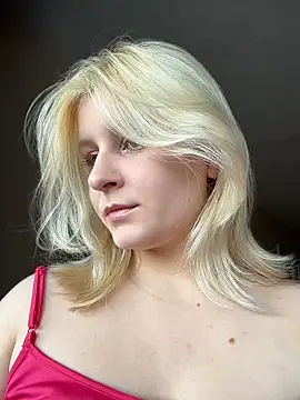 Snapshot of Flora_LifeSecret chatting on May 31, 2026, 12:55 pm Flora LifeSecret online show from May 31, 2026, 12:55 pm