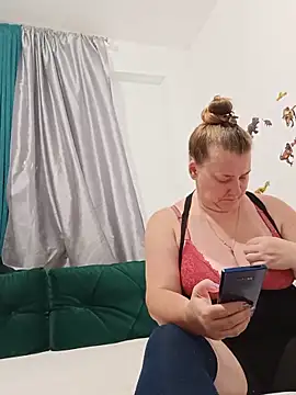 Snapshot of JuliaBestX chatting on June 28, 2026, 1:12 am JuliaBestX online show from June 28, 2026, 1:12 am