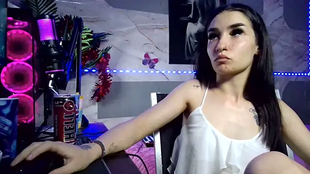 BunnyBliss2 online show from June 20, 2026, 9:42 pm