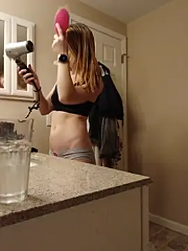 daddys girl333 online show from June 18, 2026, 12:53 am