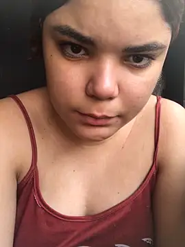 Cliaclara online show from May 17, 2026, 3:23 pm