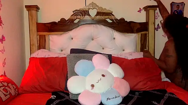 Snapshot of creamyamber chatting on May 3, 2026, 10:02 pm creamyamber online show from May 3, 2026, 10:02 pm