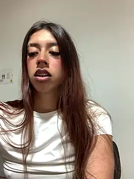 SarahFox- online show from May 21, 2026, 8:39 pm