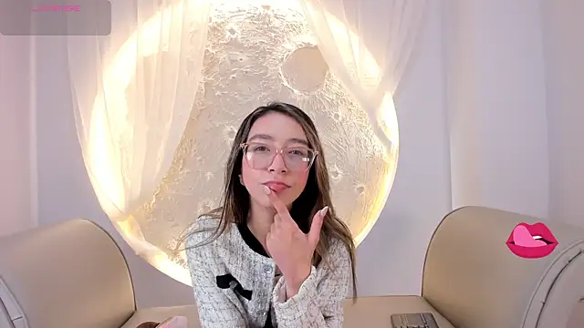 Snapshot of HannaCarttier_ chatting on June 16, 2026, 12:27 pm HannaCarttier online show from June 16, 2026, 12:27 pm