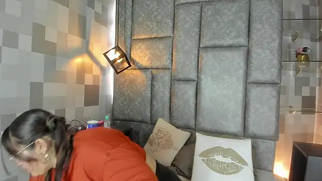 Snapshot of Ainoa_Ruiz chatting on May 15, 2026, 6:50 pm Ainoa Ruiz online show from May 15, 2026, 6:50 pm