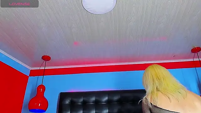 Domina Diosaa online show from June 5, 2026, 6:52 am