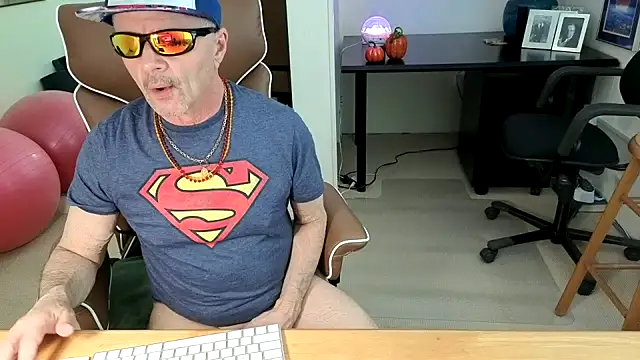 Snapshot of hotdadbod chatting on October 27, 2025, 7:48 pm hotdadbod online show from October 27, 2025, 7:48 pm