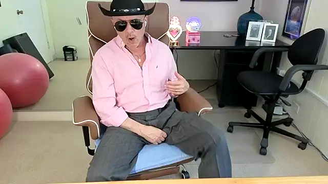Snapshot of hotdadbod chatting on June 29, 2026, 8:19 pm hotdadbod online show from June 29, 2026, 8:19 pm