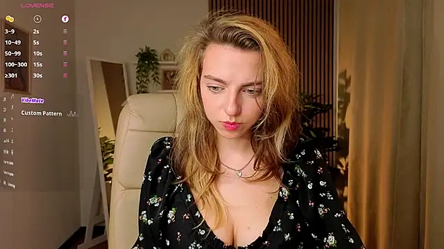 CherryCl0ud online show from May 26, 2026, 2:42 am