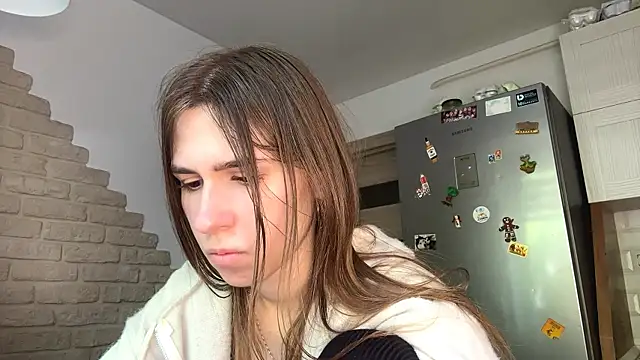 ZaraGuyette online show from May 17, 2026, 6:13 am