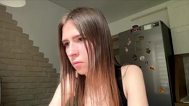 Snapshot of ZaraGuyette chatting on July 19, 2026, 2:03 pm ZaraGuyette online show from July 19, 2026, 2:03 pm