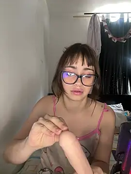 Snapshot of Kittymeow_ chatting on July 3, 2026, 3:07 pm Kittymeow online show from July 3, 2026, 3:07 pm