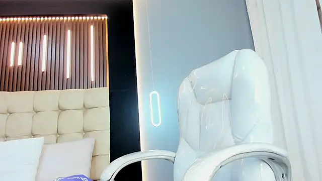 Snapshot of Amara_lune chatting on May 26, 2026, 2:15 pm Amara lune online show from May 26, 2026, 2:15 pm