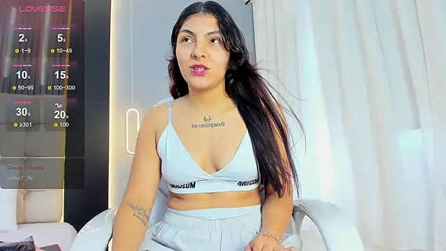 Snapshot of Amara_lune chatting on May 27, 2026, 2:13 pm Amara lune online show from May 27, 2026, 2:13 pm