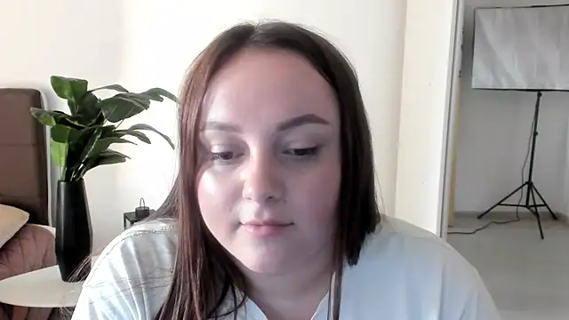 Lola BERRY22 online show from May 15, 2026, 4:49 pm