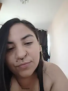 Snapshot of LorenMishelle chatting on May 13, 2026, 7:10 pm LorenMishelle online show from May 13, 2026, 7:10 pm