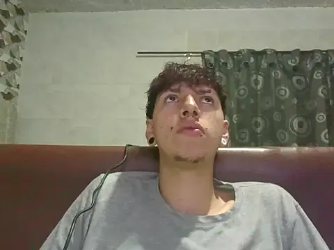 Snapshot of Noah_mod chatting on May 21, 2026, 11:46 pm Noah mod online show from May 21, 2026, 11:46 pm