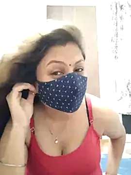 hot kiran2000 online show from June 21, 2026, 1:06 pm
