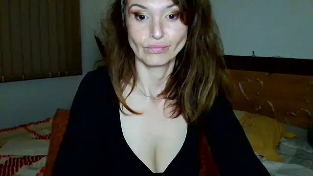 LoveElenika online show from June 21, 2026, 2:17 am