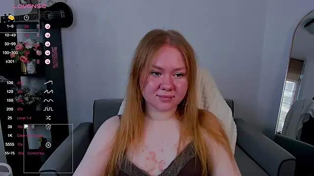 AlexaaBee online show from June 3, 2026, 8:15 am