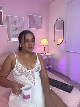 Kitty lulu  online show from June 10, 2026, 4:35 am